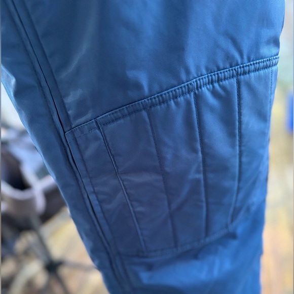 Choko – Youth Deluxe Snow Pants / Bib (Size 18 Youth) Navy 
In EUC - Picture 6 of 7